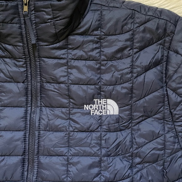 The North Face Men’s ThermoBall Eco Navy Jacket - Picture 3 of 9